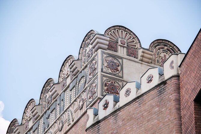 2-Hour Jewish Quarter Walking Tour in Budapest with Historian - Why this Jewish Quarter walk feels different