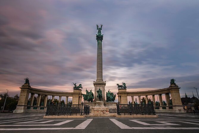 2-Hour Private Night Tour of Budapest - Gellert Hill panoramas, Chain Bridge at night, and why timing changes photos