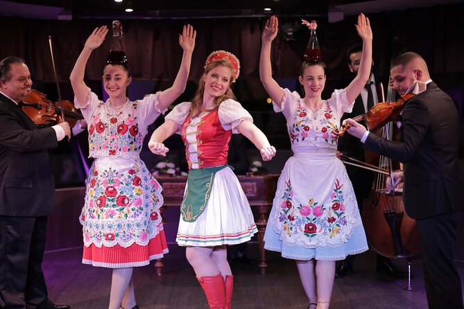 4 Course Dinner Cruise with Operetta, Folk Show and Welcome Drink - Entertainment: Operetta Meets Folk Show, With Audience Participation