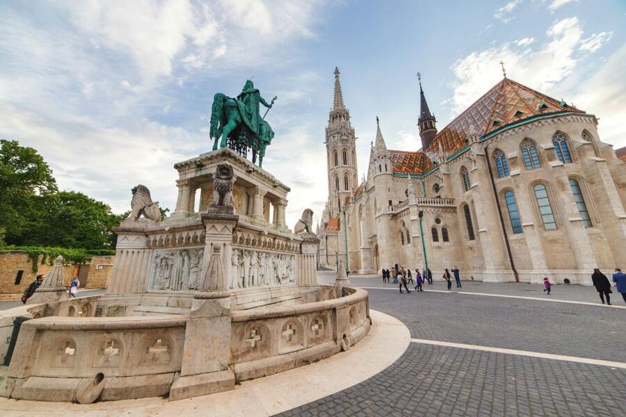4 hour The Treasures of Budapest Private Walking Tour - How Customization and Public Transportation Change the Day