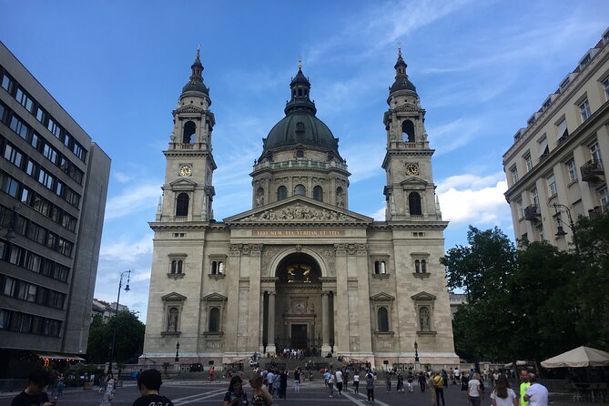 8-hour private Budapest city tour by car / minivan - The Smart Case for a Private Car Tour in Budapest