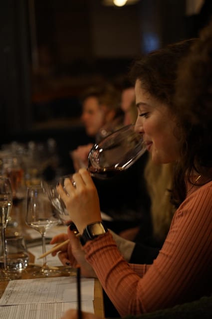 8-Tier Hungarian Wine Tasting in a Cozy Downtown Wine Bar - How the sommelier guides without turning it into homework
