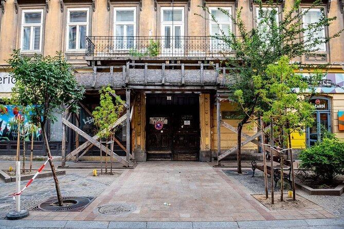 A Self-Guided Tour Through Budapest's Jewish Quarter - The Vince Factor: How Pop Culture Names Fit a Walking History
