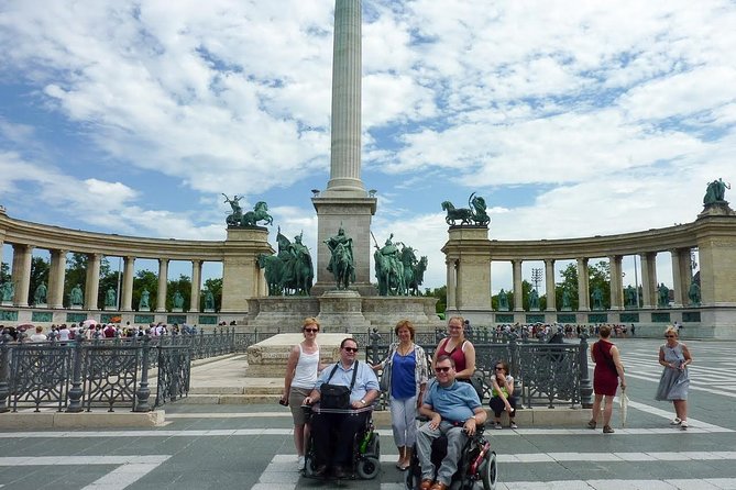 Accessible Budapest Tour - Sandor Palace and Guard Watching: Quick, Easy Stops