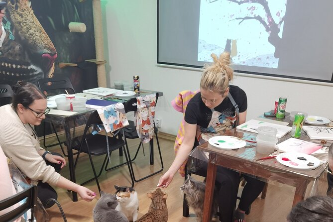 Acrylic Painting Workshop with Cats in Budapest - The 2.5-hour acrylic workshop flow, from blank page to finished piece