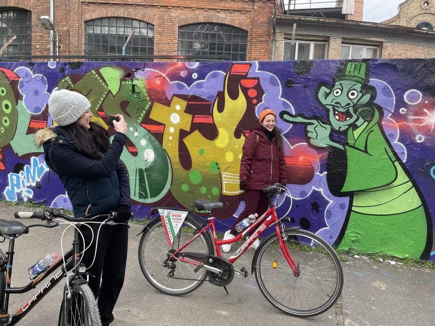 Alternative Bike tour: Graffiti Wall and Peace - Legal graffiti and why it feels different here