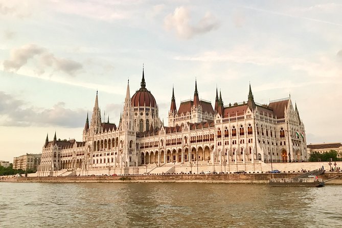 Architectural Budapest: Private Tour with a Local Expert - Starting at St. Stephen’s Basilica, learning how to look