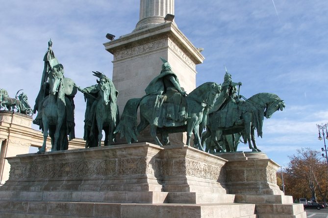 Best Historical Sights of Budapest Tour - Heroes’ Square lesson and the “who matters” moment