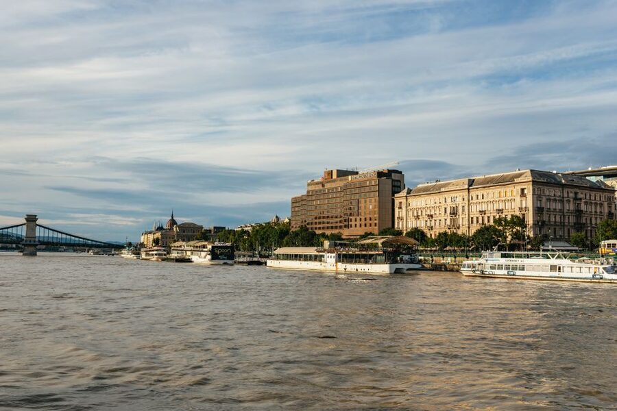 Best of Budapest Cruise - The Audio Guide App: Earphones Required, and How to Make It Work