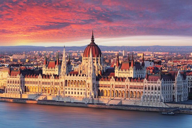 Best of Budapest Tour - St. Stephen’s Basilica and Andrássy Avenue at walking speed
