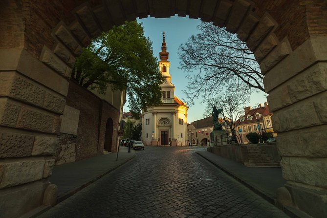 Buda Castle Quarter Walking Tour - Disz Square and the stories behind the buildings