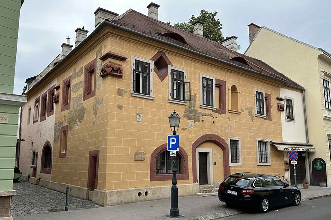 Buda Castle Tour: History and Architecture - Meeting Prince Eugene and starting in the right place