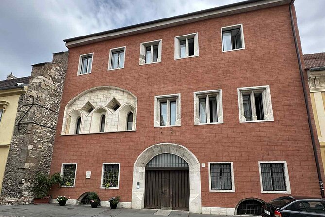 Buda Castle Tour: History and Architecture - Royal Palace: the real show is in the layers