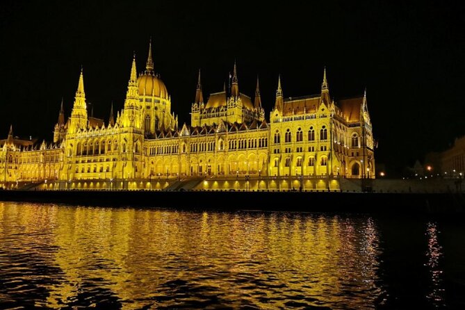 Budapest: 1-Hour Highlights Cruise with Welcome Drink - What You See From the Water: The Highlights Flow
