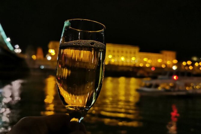 Budapest: 1-Hour Highlights Cruise with Welcome Drink - Open Deck Photo Strategy: How to Avoid Obstructed Views