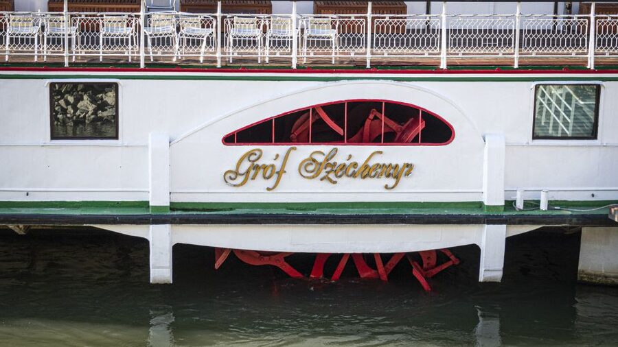Budapest: 1 hr Sunshine Booze Cruise with Prosecco - Gróf Széchenyi Ship Comfort: Why This Boat Matters