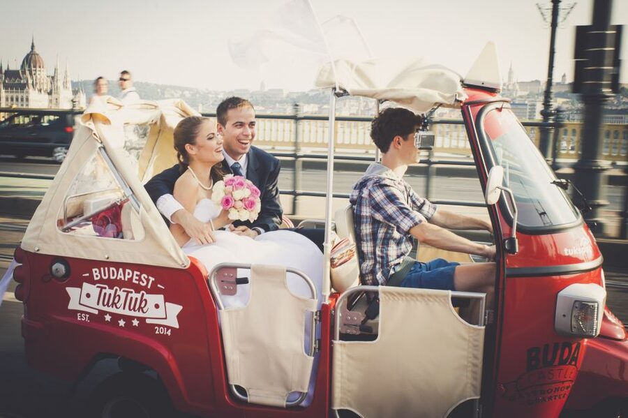 Budapest: 2-Hour Private TukTuk Tour - Photo Stops and Getting Off On Your Schedule
