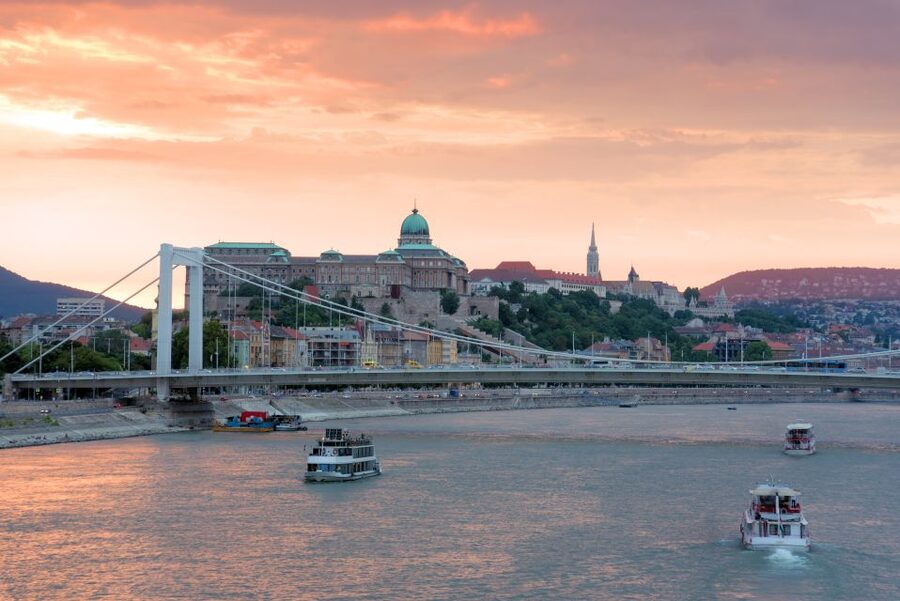 Budapest: 3-hour City Tour with Castle Walk + 1-hour Cruise - Key points to know before you go