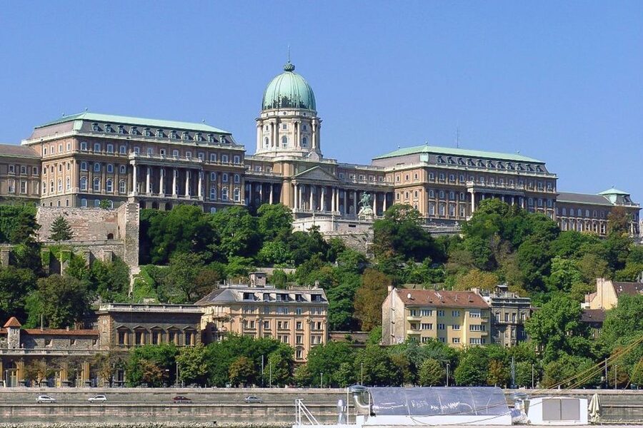 Budapest: 3-Hour Grand City Tour and Castle Walk - Should You Book This 3-Hour Grand City Tour and Castle Walk?