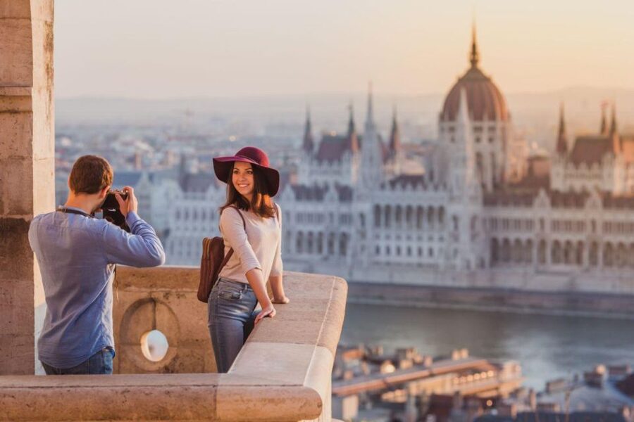 Budapest: 3-Hour Grand City Tour and Castle Walk - Castle Hill Walk: Fisherman’s Bastion and the Matthias Church Exterior