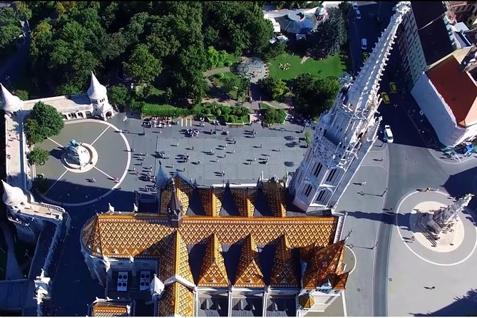 Budapest: 3-Hour Live-guided Bus Tour and 1-hour River Cruise - Fisherman’s Bastion Views and the Castle District Walk