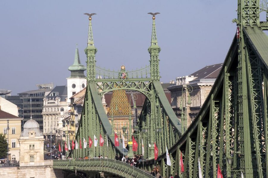 Budapest: 3-Hour Live Guided Sightseeing Tour - The Castle District Walk: Old Town Streets and Big View Energy