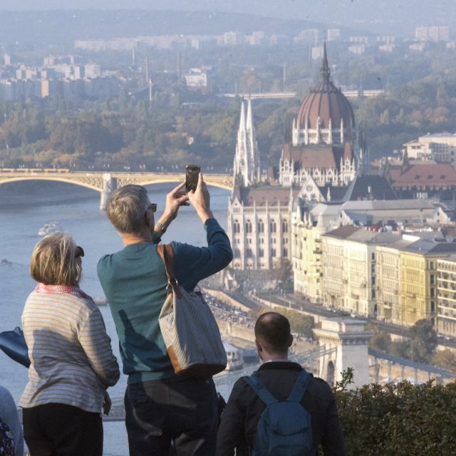 Budapest: 3-Hour Live Guided Sightseeing Tour - Andrássy Avenue to Downtown Pest: Opera House and St. Stephen’s Basilica