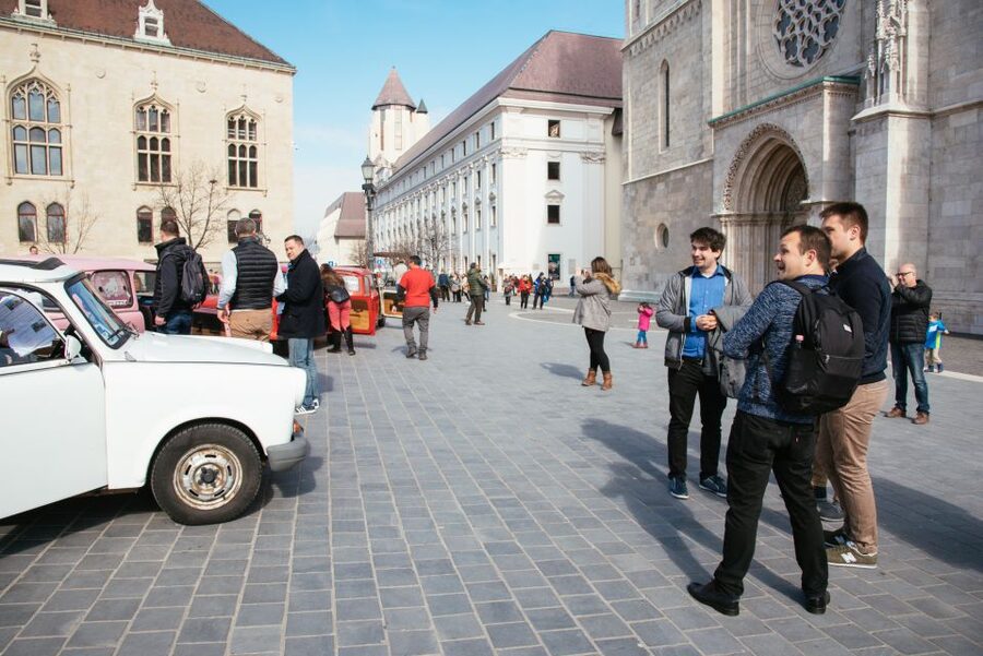 Budapest: 3-Hour Walking Tour About Communism (Small Group) - Meeting at Erzsébet square, then moving into Deák tér