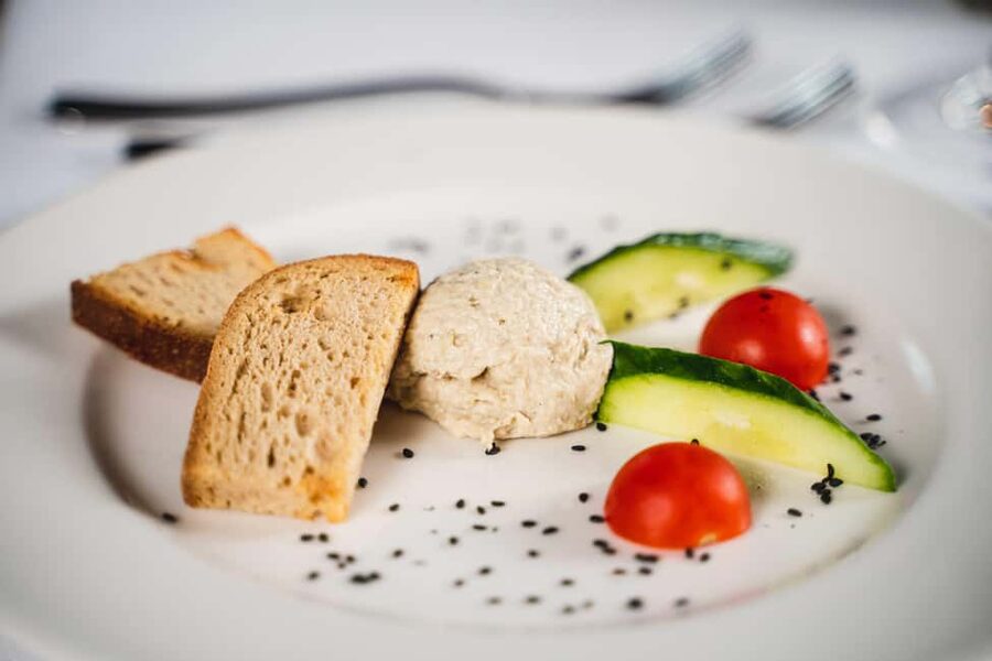 Budapest: 4-Course Dinner River Cruise with Live Folk Music - Who should book this cruise, and who should skip it