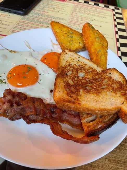 Budapest: 4-hour Bottomless Brunch w/ Cocktails & Craft Beer - What the 4-Hour Brunch Actually Feels Like