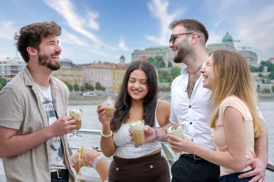 Budapest: 60-Minute Panoramic Cruise with Drink included - Inside vs upper deck: where the best photos usually happen