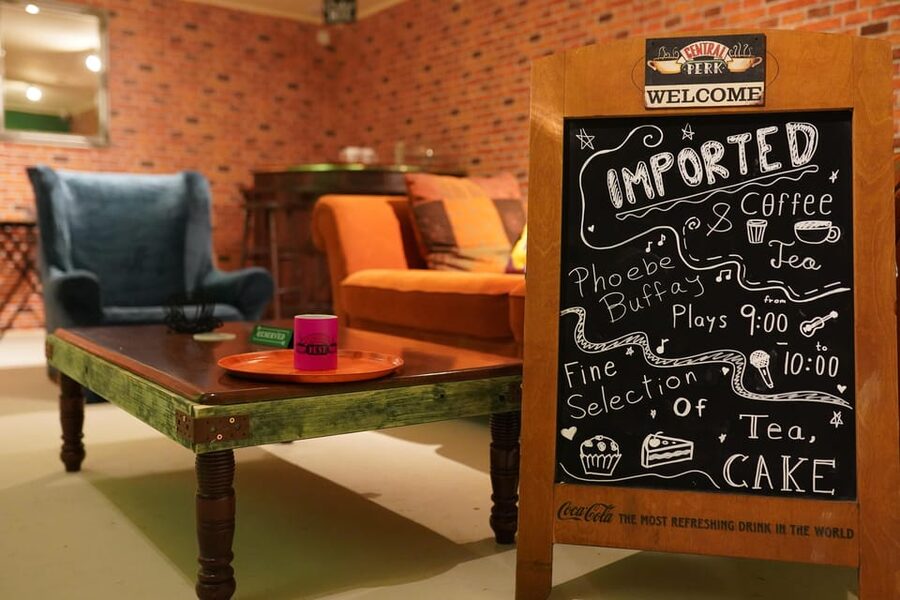 Budapest: 90s Sitcom Escape Room Adventure with Drinks - Quick Reasons You’ll Like This Escape Room