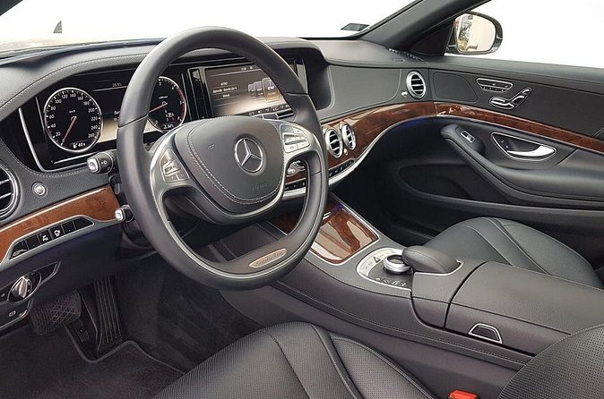 Budapest Airport Private Luxury Transfer by MB SClass/BMW7/AudiA8 - What you get in the car: MB S Class, BMW7, or Audi A8