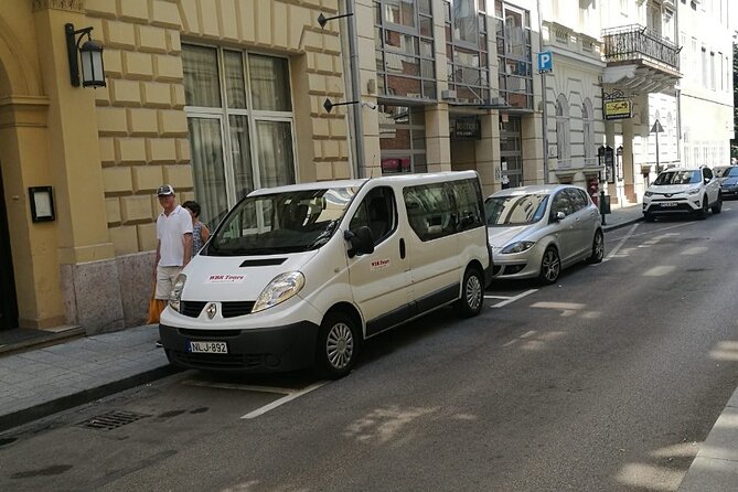 Budapest Airport Transfers - The WhatsApp meet-up at Budapest Airport: how it works