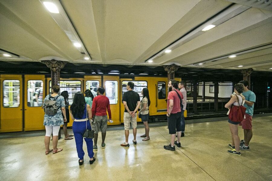 Budapest All in One Private Walking Tour with Strudel Stop - Starting in Central Pest: Opera House, St Stephen’s Basilica, and Liberty Square