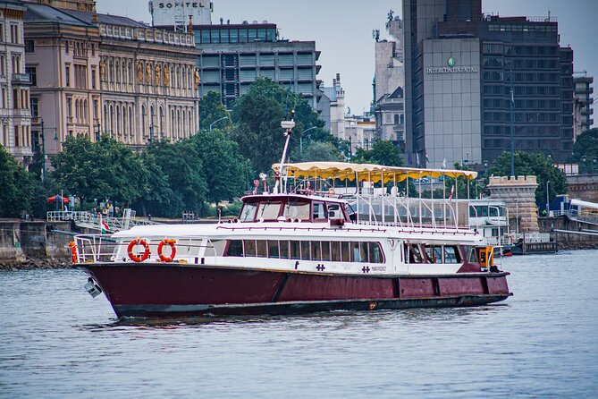 Budapest Audio Guide Cruise with Day, Sunset and Night Options - The Route in Order: Chain Bridge, Parliament, Gellért Hill, and the Rest