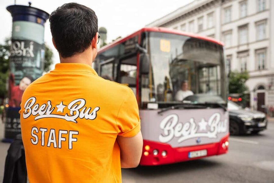 Budapest: BeerBus Sightseeing Tour with unlimited beer - Why a Beer Bus is a practical way to see Budapest