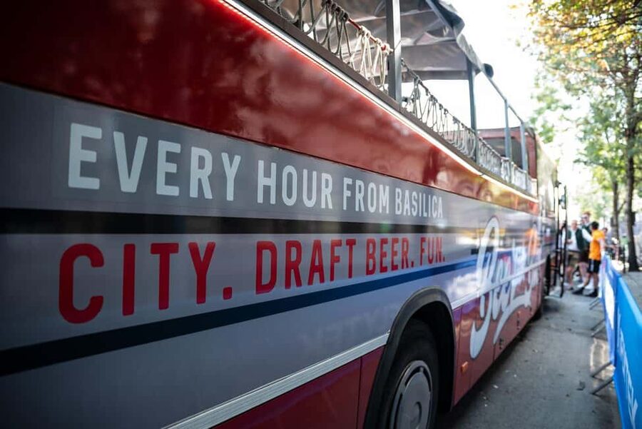 Budapest: BeerBus Sightseeing Tour with unlimited beer - How the bus fits different travelers and group types