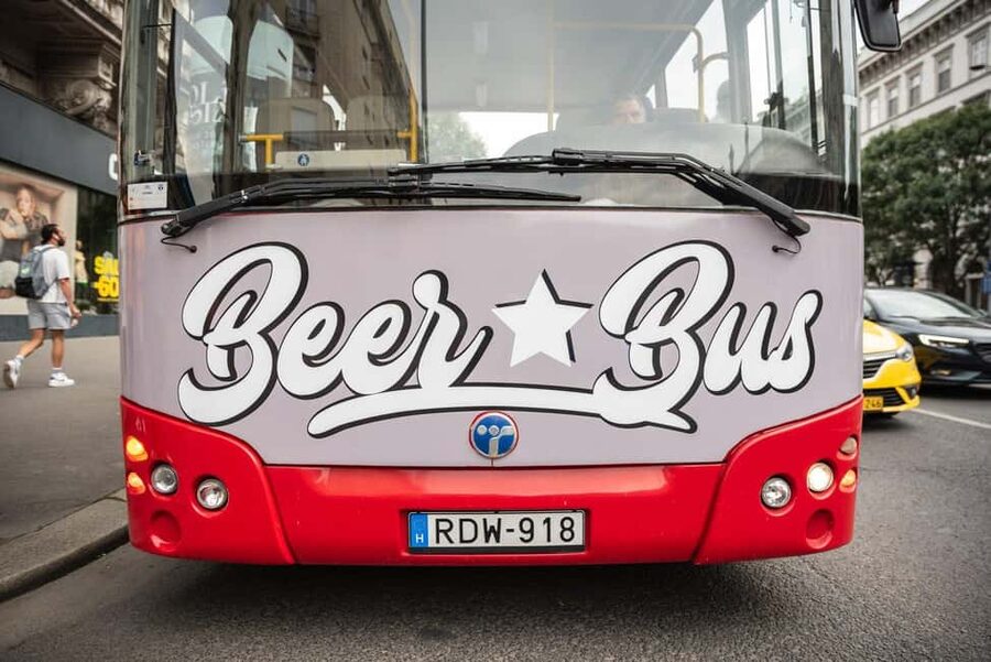Budapest: BeerBus Sightseeing Tour with unlimited beer - Getting on at Bajcsy-Zsilinszky út 18, and how the ride feels