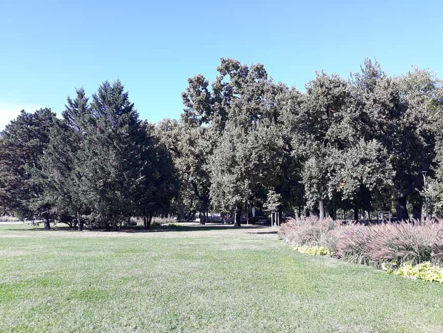Budapest: Best Gardens Walking Tour & Folk Music Performance - Budapest City Park: rose gardens and a long stretch of park calm
