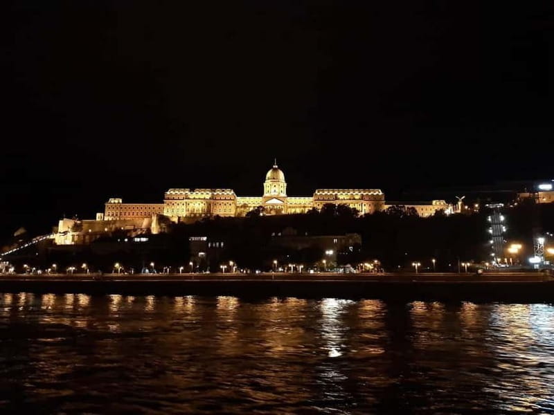 Budapest Boat Cruise with Personal Live Tour Guiding(+Drink) - Who this Budapest cruise fits best (and who should skip it)