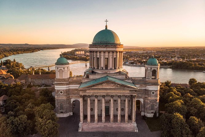 Budapest-Bratislava One-Way Sightseeing Transfer - Stop 4, Győr Old Town: Baroque Streets and a Big Landmark