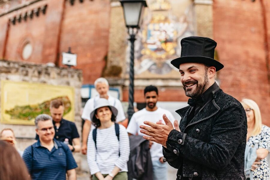 Budapest: Buda Castle District Vampires and Myths Night Tour - The storytelling style: Gothic myths told in real street corners