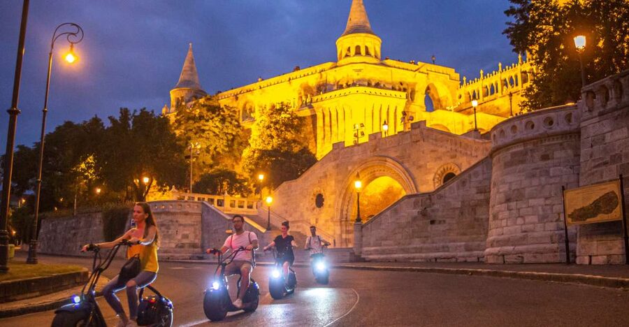 Budapest: Buda Castle E-Scooter Evening Tour - From Deák Ferenc tér to the Castle District, without the climb pain