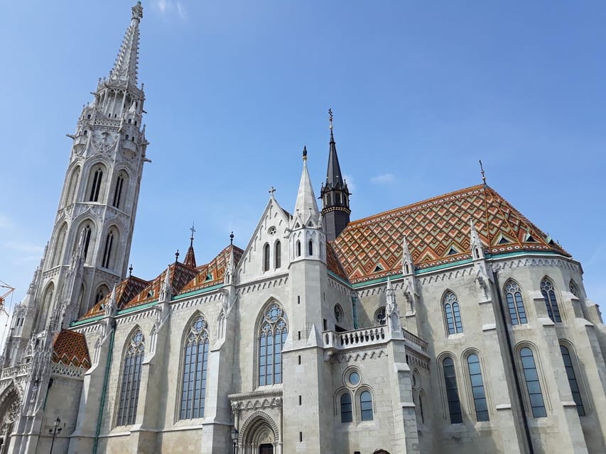 Budapest: Buda Castle Walking Tour & Folk Music Performance - Starting at Holy Trinity Square, then walking into Castle Hill’s story