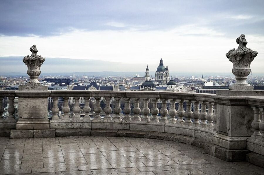 Budapest: Buda Castle Walking Tour in German - Starting at Szentháromság Square, right by Matthias Church