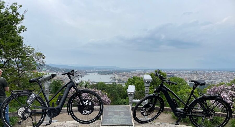 Budapest: Buda Hills 1/2-Day Private e-bike Adventure Tour - Chain Bridge to Buda Castle: getting the big-city view fast
