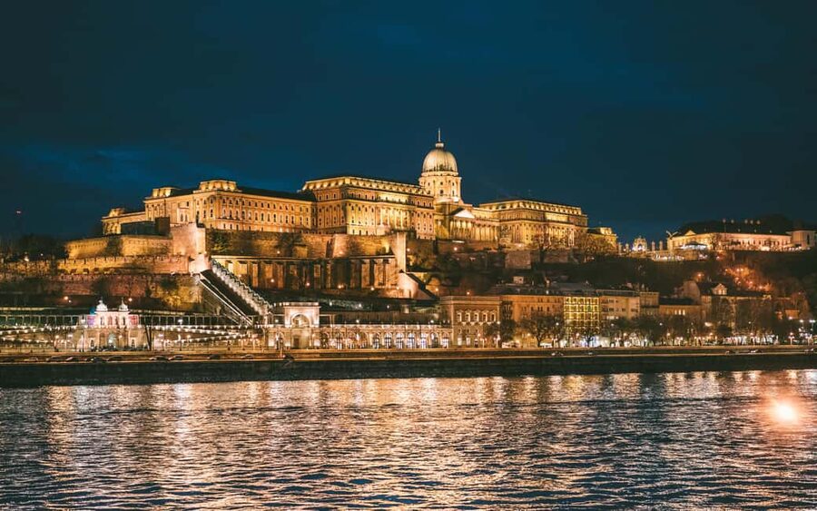 Budapest: By Night Sightseeing Cruise with Welcome Drink - Key things I’d plan around