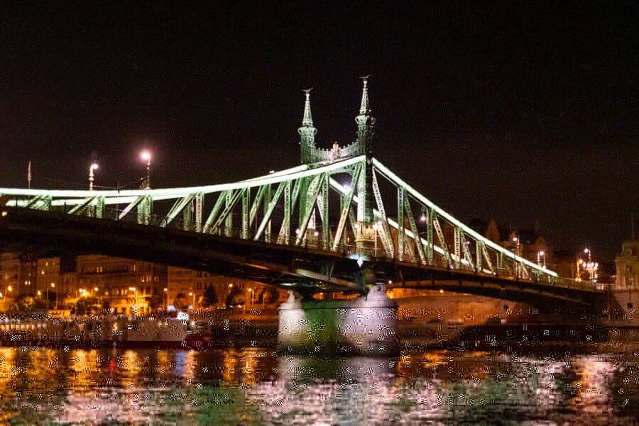 Budapest: Candlelit Dinner River Cruise with Live Music - Seating Tips That Actually Change Your Experience