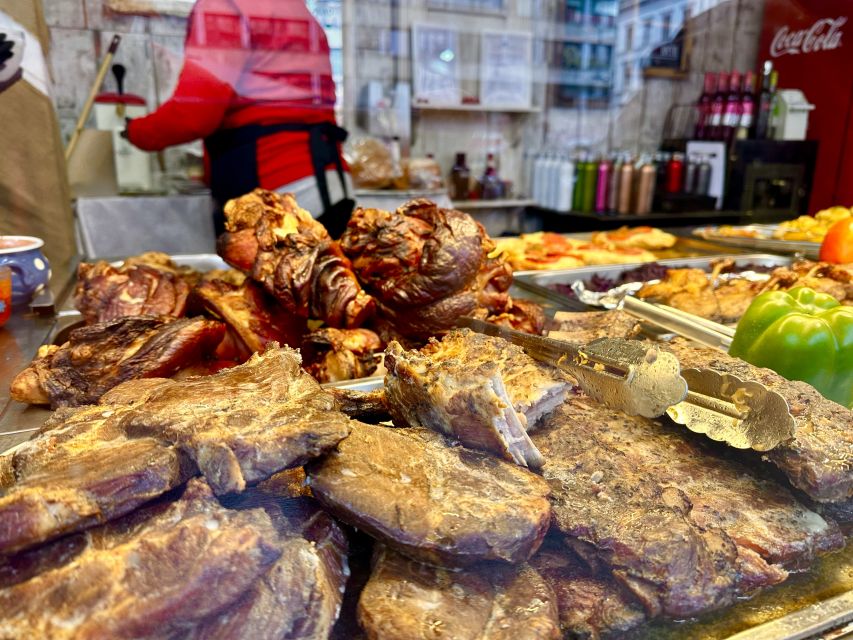 Budapest: Christmas Market Guided Walking Tour with Tastings - Why Hungary’s Christmas markets feel different on foot